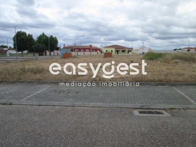  Land in Benfica do Ribatejo, Portugal No. 150404