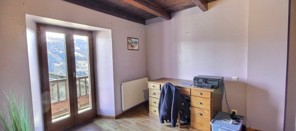 2 bedrooms Townhouse in Les Chapelles, France No. 189976 4
