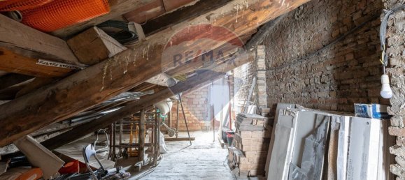 5 bedrooms House in Fidenza, Italy No. 352666 17