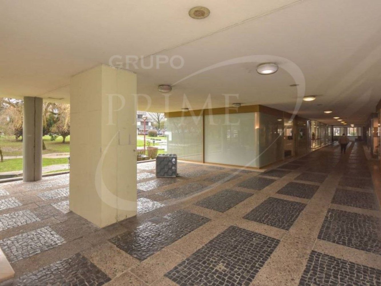67m² Commercial property in Porto, Portugal No. 288885