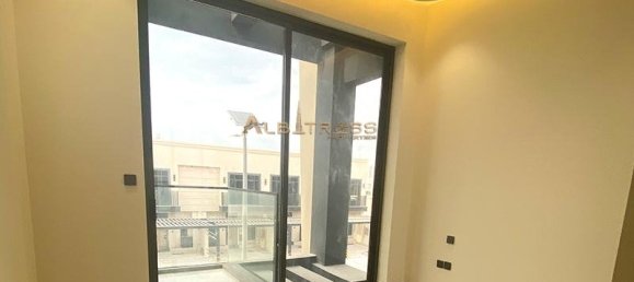 4 bedrooms Villa in Al Furjan, UAE No. 7380 9