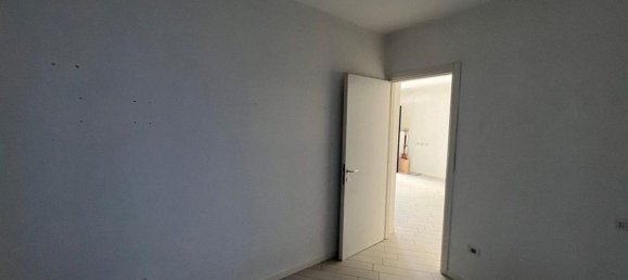 3 Schlafzimmer Wohnung in Meda, Italy, Nr. 361143 9