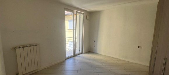 3 Schlafzimmer Wohnung in Meda, Italy, Nr. 361143 16