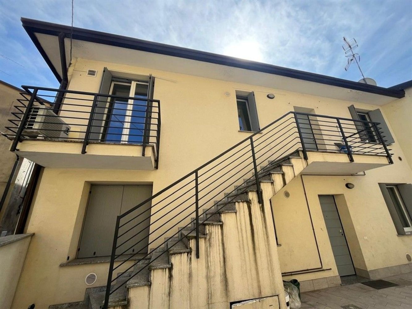 3 Schlafzimmer Wohnung in Meda, Italy, Nr. 361143