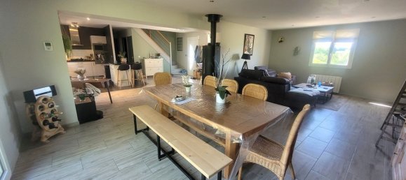 3 Schlafzimmer Haus in Calvados, France, Nr. 356068 2