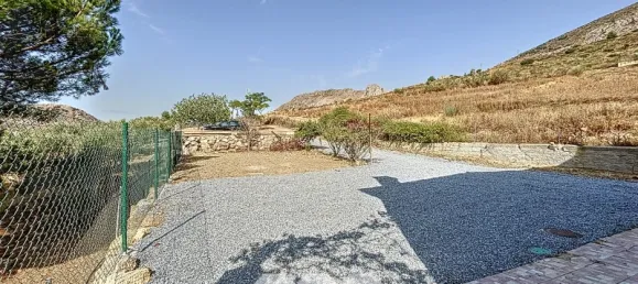 4 bedrooms House in Alcaucin, Spain No. 45145 9
