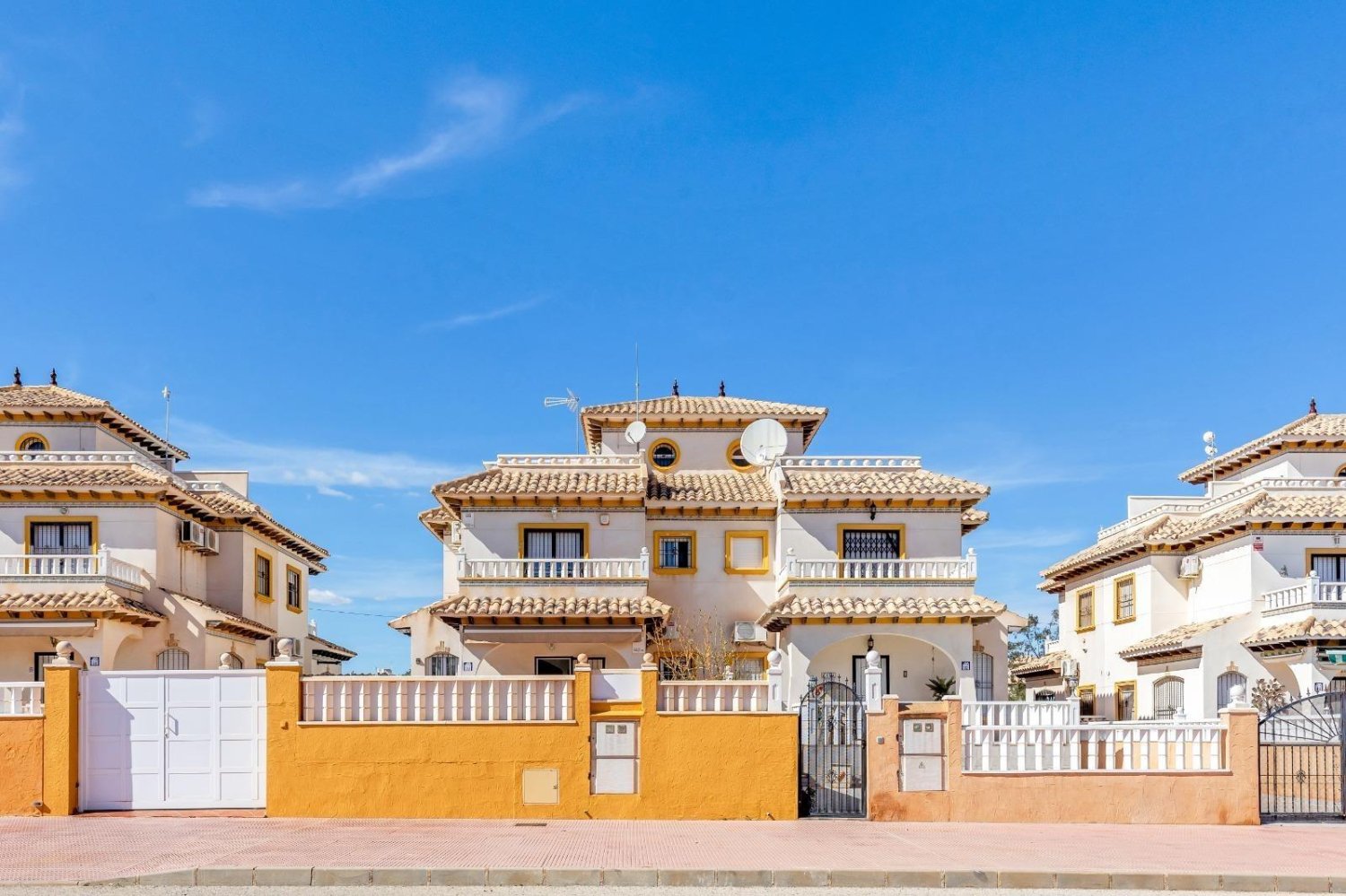 4 Schlafzimmer Haus in Cabo Roig, Spain, Nr. 260927
