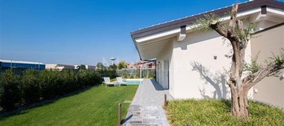 3 rooms Villa in Padenghe sul Garda, Italy No. 16286 13