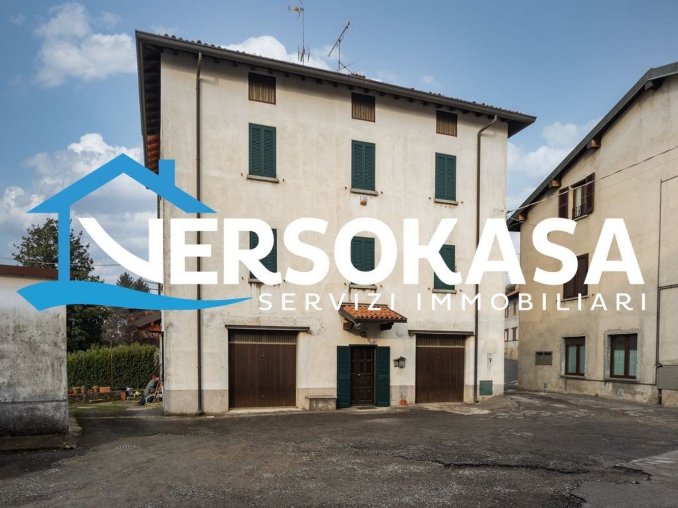 4 rooms House in Castello di Brianza, Italy No. 3888