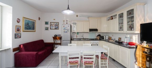 4 rooms House in Castello di Brianza, Italy No. 3888 2