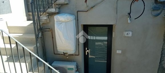 Квартира с 2 комнатами в Фьюджи, Италия № 201787 6