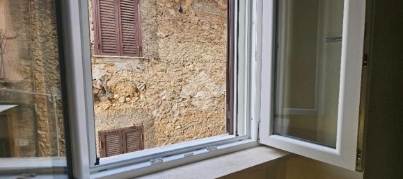 Квартира с 2 комнатами в Фьюджи, Италия № 201787 40