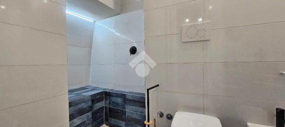 Квартира с 2 комнатами в Фьюджи, Италия № 201787 19