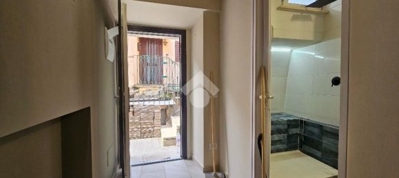 Квартира с 2 комнатами в Фьюджи, Италия № 201787 30