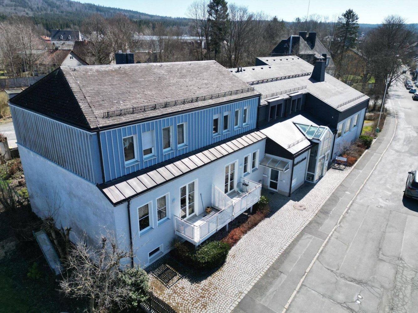 22 rooms Building in Hof, Germany No. 185525