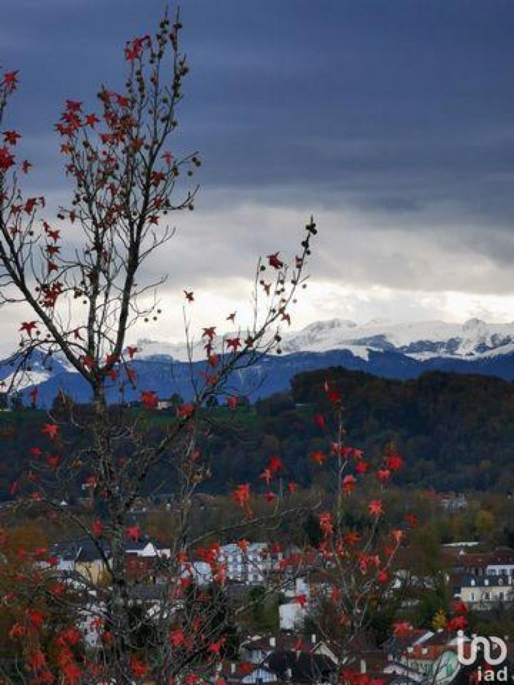 Studio in the Condo in Pau, France No. 6708