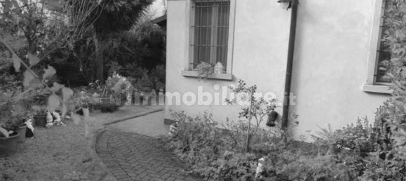 6 bedrooms Apartment in Ferrara, Italy No. 25106 9