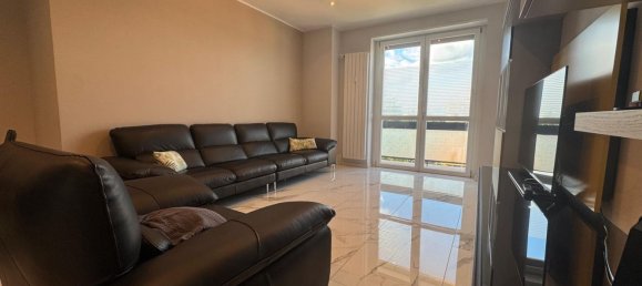 Apartamento de 4 dormitorios en Bovisio Masciago, Italy No. 364642 5