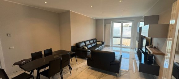 Apartamento de 4 dormitorios en Bovisio Masciago, Italy No. 364642 3