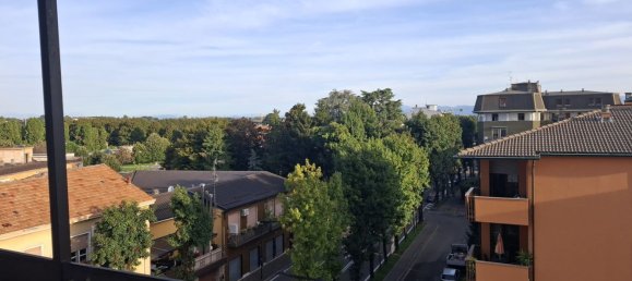 Apartamento de 4 dormitorios en Bovisio Masciago, Italy No. 364642 35