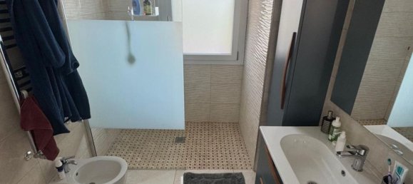 Apartamento de 4 dormitorios en Bovisio Masciago, Italy No. 364642 24