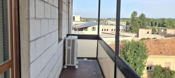 Apartamento de 4 dormitorios en Bovisio Masciago, Italy No. 364642 30