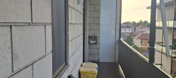 Apartamento de 4 dormitorios en Bovisio Masciago, Italy No. 364642 32