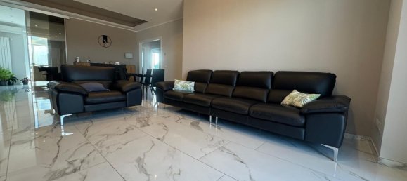 Apartamento de 4 dormitorios en Bovisio Masciago, Italy No. 364642 2