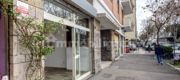 2 rooms Commercial property in Rome, Italy No. 214293 21