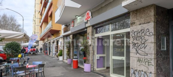 2 rooms Commercial property in Rome, Italy No. 214293 22