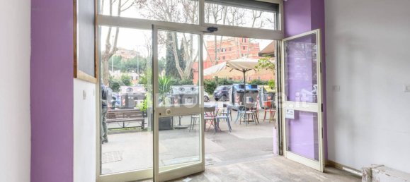 2 rooms Commercial property in Rome, Italy No. 214293 5
