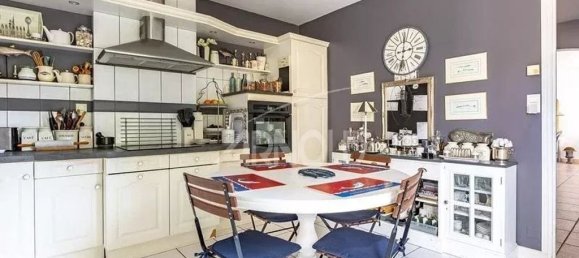 4 bedrooms House in Vannes, France No. 192791 9