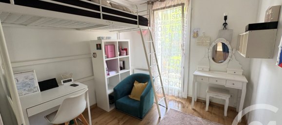 3 Schlafzimmer Haus in Emerainville, France, Nr. 279799 8