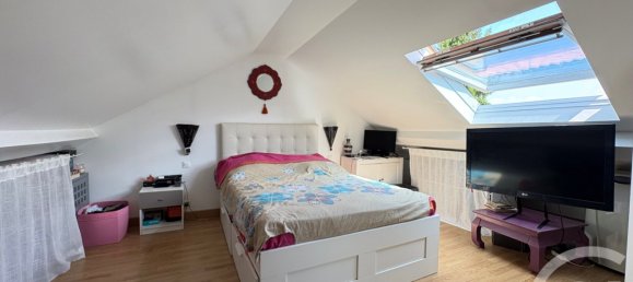 3 Schlafzimmer Haus in Emerainville, France, Nr. 279799 9