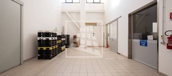 Lagerhaus in Carpi, Italy 1966m², Nr. 128976 6