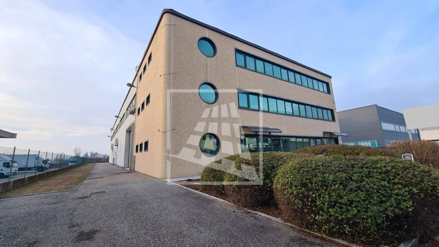 Lagerhaus in Carpi, Italy 1966m², Nr. 128976