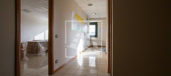 Lagerhaus in Carpi, Italy 1966m², Nr. 128976 14