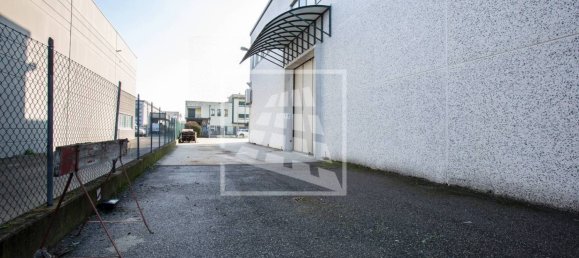 Lagerhaus in Carpi, Italy 1966m², Nr. 128976 17