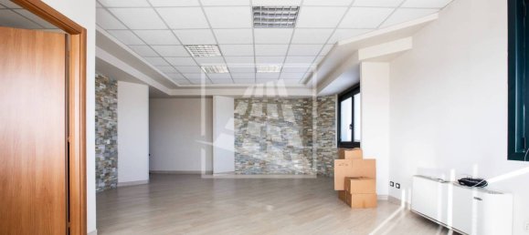 Lagerhaus in Carpi, Italy 1966m², Nr. 128976 48