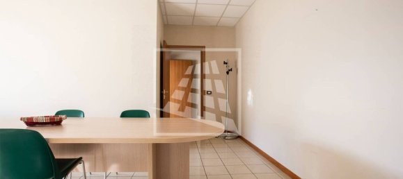 Lagerhaus in Carpi, Italy 1966m², Nr. 128976 39