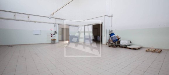 Lagerhaus in Carpi, Italy 1966m², Nr. 128976 3