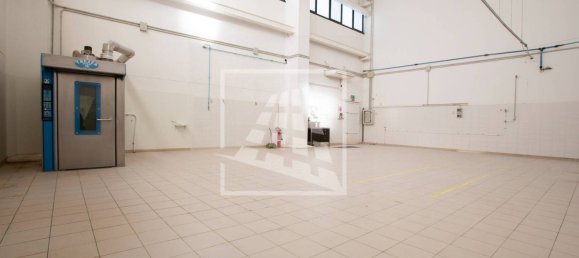 Lagerhaus in Carpi, Italy 1966m², Nr. 128976 49