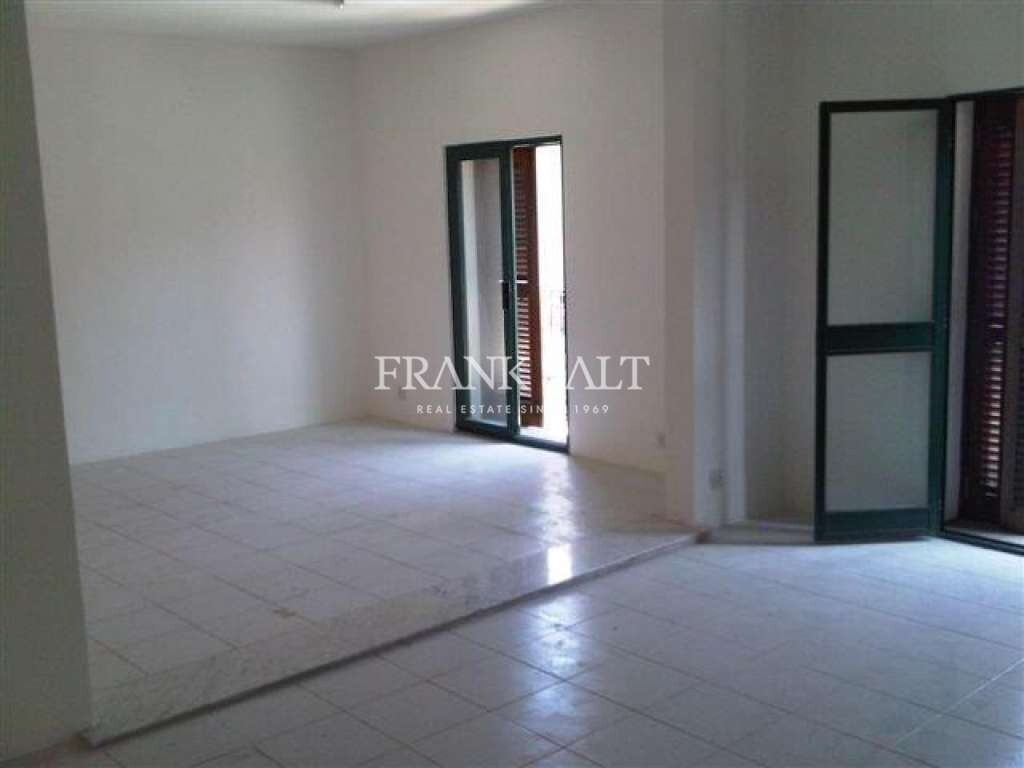 140m² Office in Birkirkara, Malta No. 12796