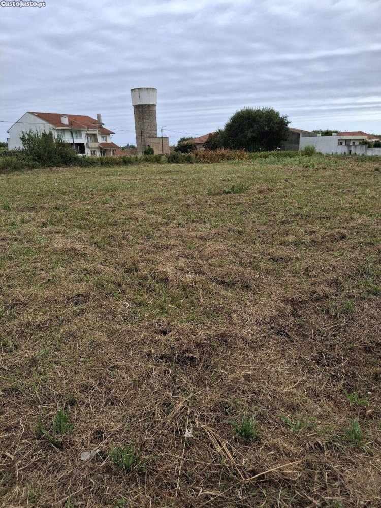 1300m² Land in Vila Nova de Gaia, Portugal No. 238487