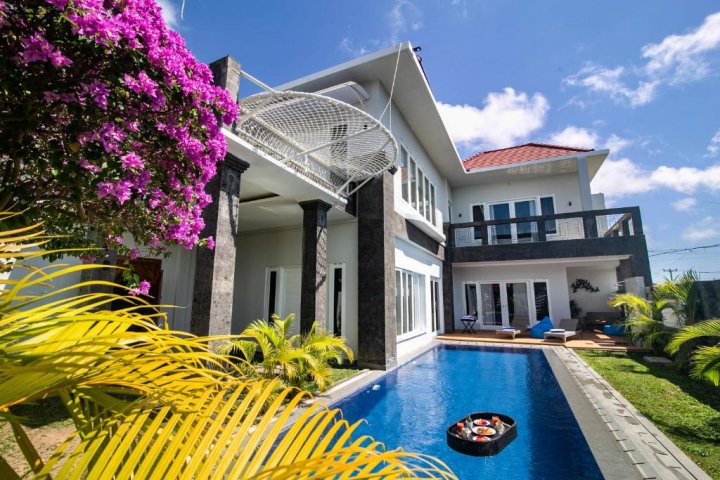 5 غرف نوم فيلا في South Kuta, Indonesia رقم 404932