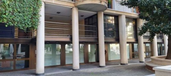  مرآب في Milan, Italy 15متر مربع رقم 247095 2