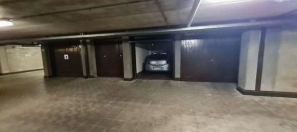  مرآب في Milan, Italy 15متر مربع رقم 247095 3