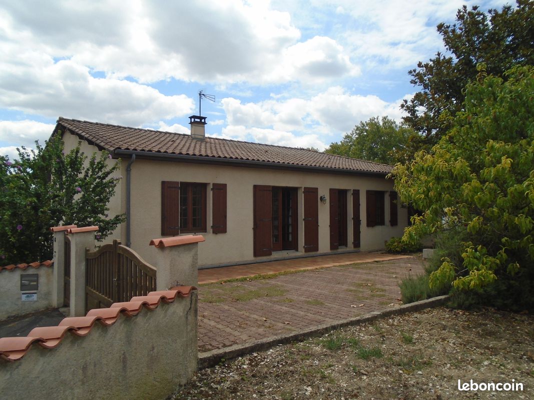 5 bedrooms House in Saintes, France No. 298979