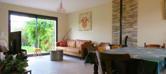 3 bedrooms House in Luisant, France No. 214349 2