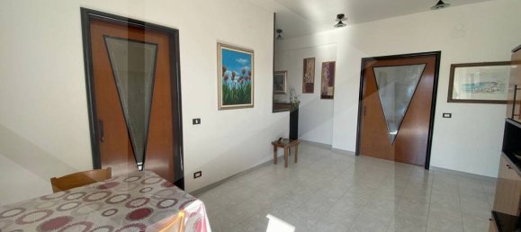 5-salle Appartement à San Severo, Italy No. 21326 4